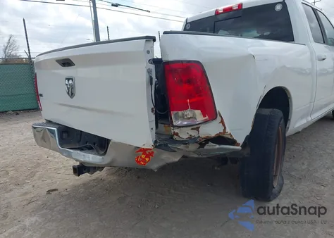 2017 Ram 1500 Slt 4X2 6'4 Box из США, поврежденный, VIN 1C6RR6GT6HS523711